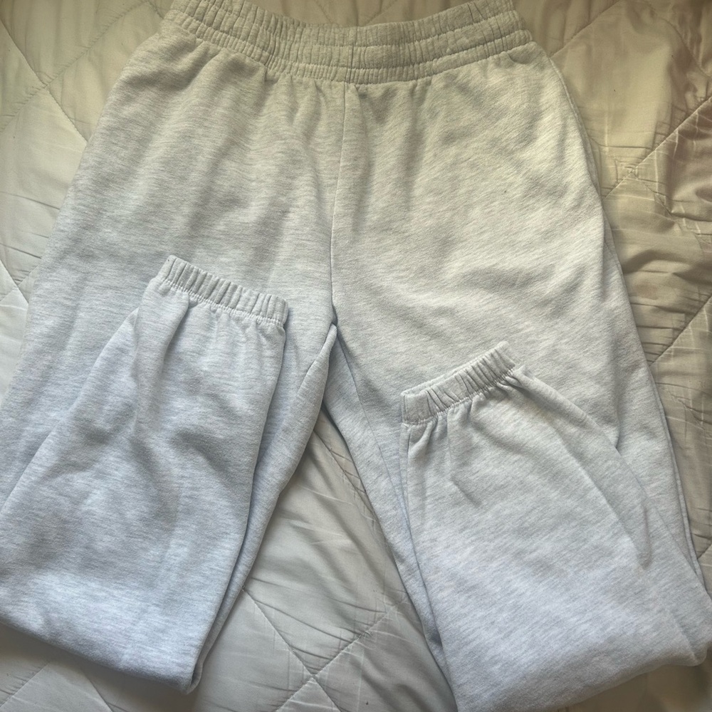 ‘90s grey Garage joggers.